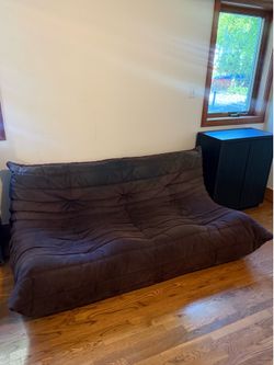 Ligne Rose Couch