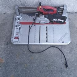 SKIL 7.0 Amp Flooring Saw is working It's missing part