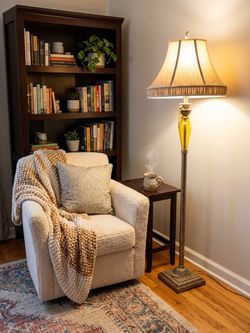 Vintage-Style Floor Lamp with Shade