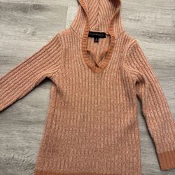 Girls long sleeve clothes sizes 5,8, read description.only msg when ready to pick up