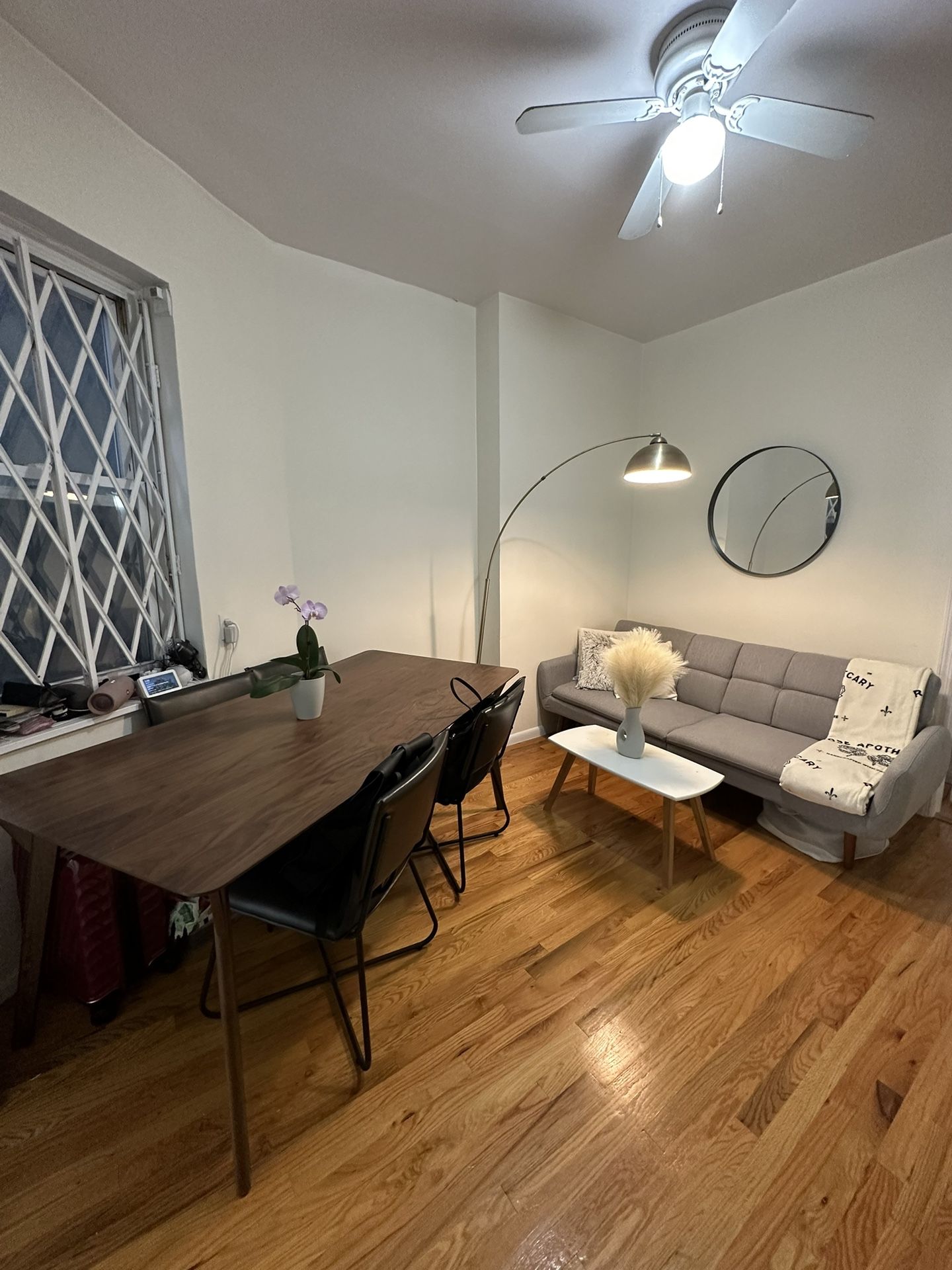 Apartment In UES Available To Sublet $2,160 Per Month