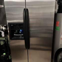 Refrigerator 