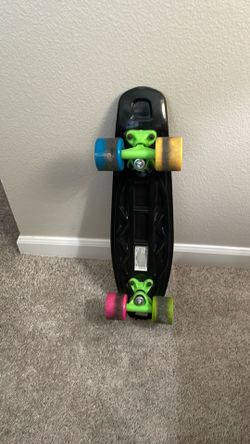 Used Mini Plastic Cruiser Skateboard / Penny Board Style