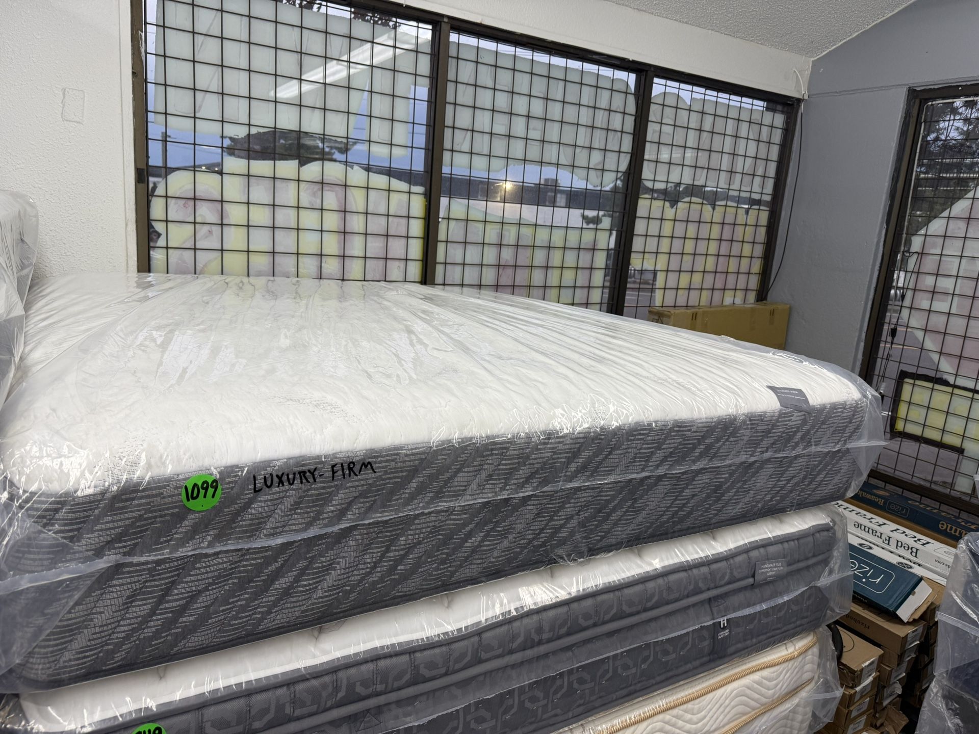 KING SIZE AIRELOOM (LUXURY-FIRM) HYBRID MATTRESS & BOX SPRINGS BED SET