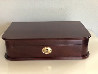 Jewelry box