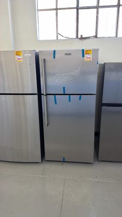 New Maytag Apartment Size Refrigerator