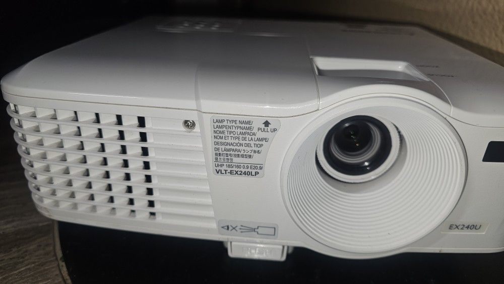 Mitsubishi DLP Projector