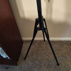 Adjustable camera tripod stand