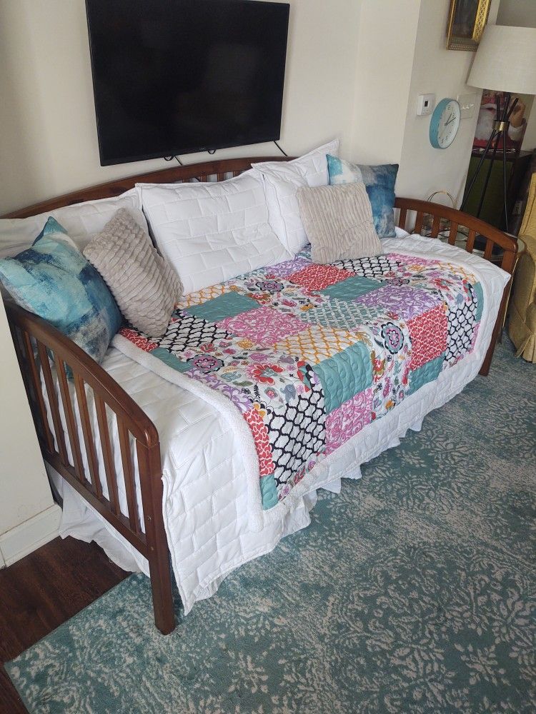 Mission Style Daybed