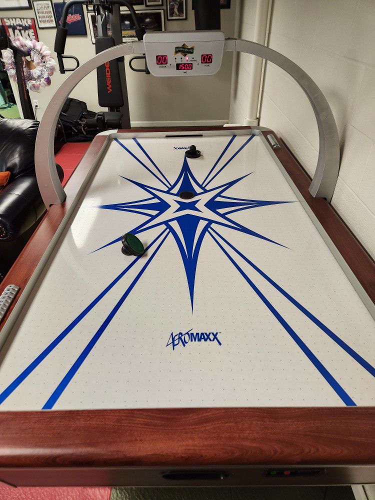 Aeromaxx Air Hockey Table