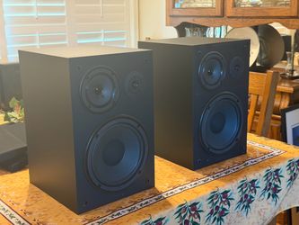 Yamaha Bookshelf Speakers