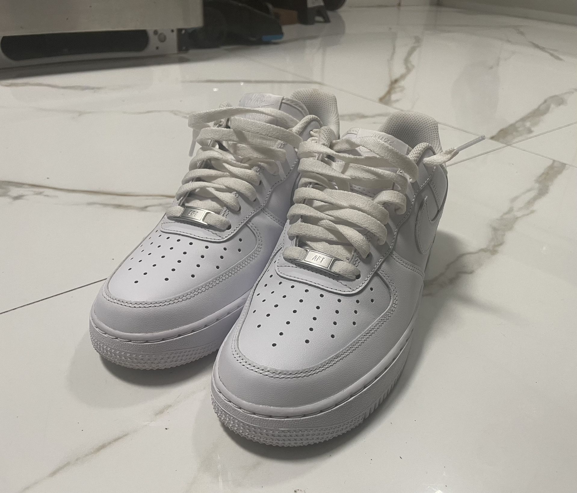 Mint Condition NIKE AIRFORCE ONE Size 8
