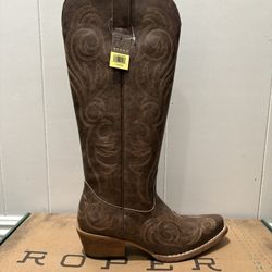 NEW! Roper Women’s Ryder Embroidered Snip Toe Boots