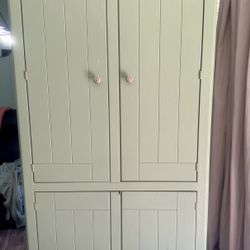 Vintage Gentleman’s Cheat/armoire