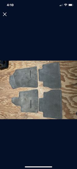 2010 TOYOTA TUNDRA                                                  ( FLOOR MATS )