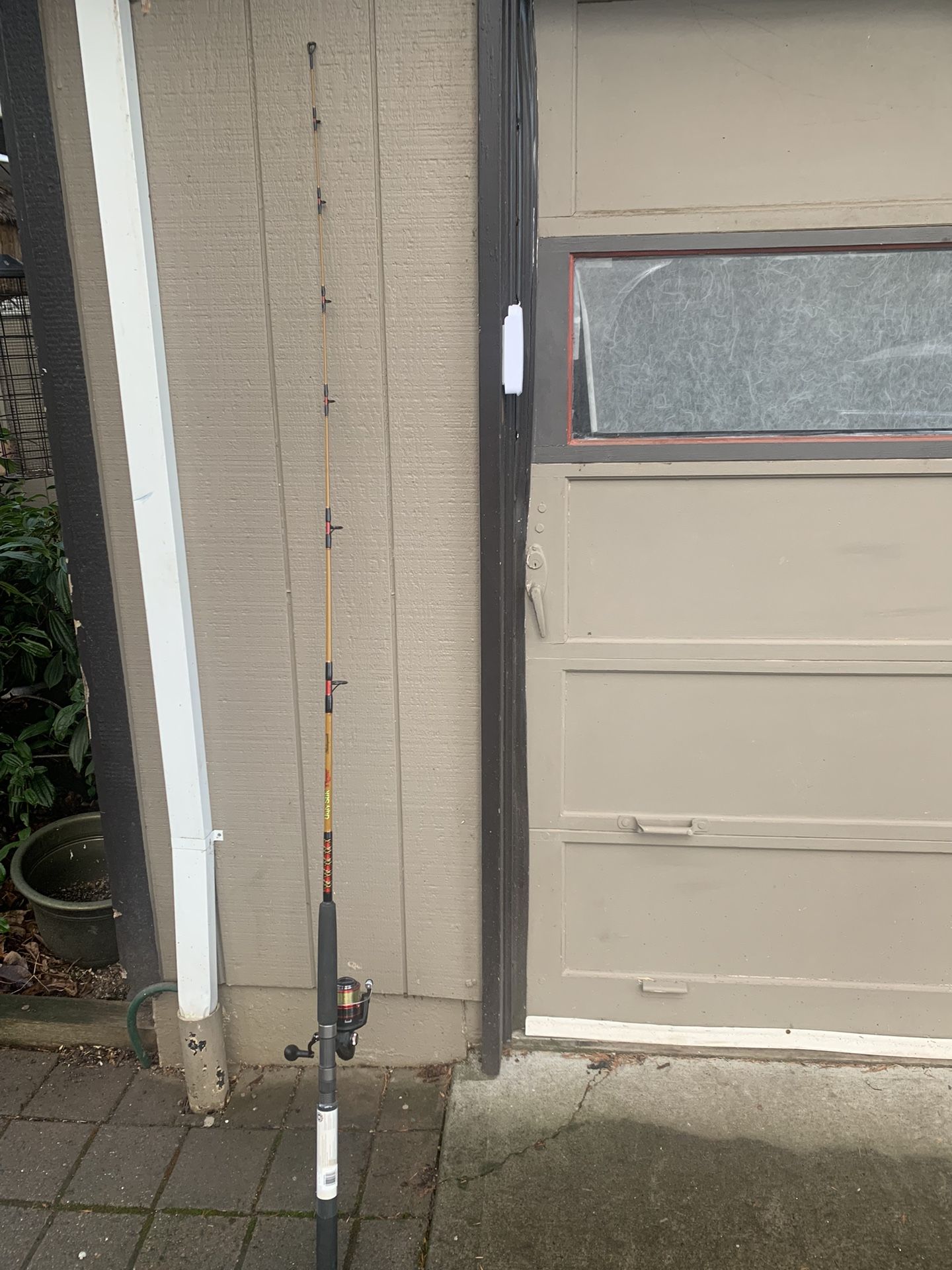 PENN 5000 / SHAKESPEARE Fishing Rod And Reel Combo