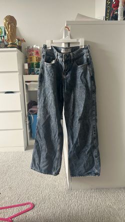 Hollister, low rise blue jeans, size 00s and w25 short in women