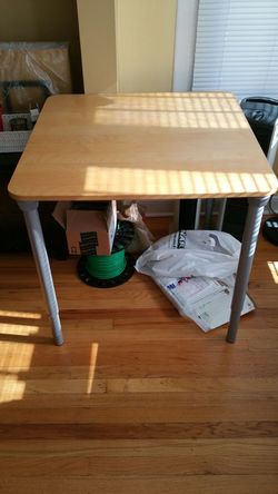 Ikea square table 31.5 inch by 31.5 height adjacable