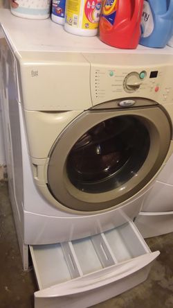 Whirlpool Duet pedestal / storage pedestal only machine not for sale
