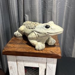 Lizard Statue