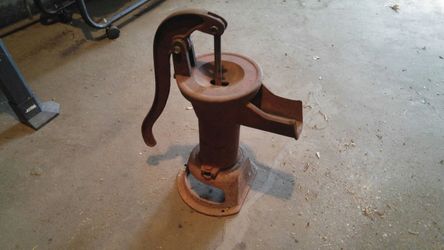 Hand water pump