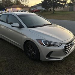 Hyundai Elantra 