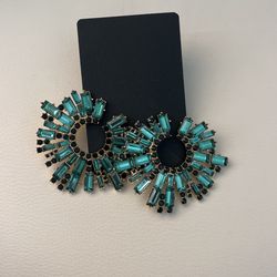 Elegant Green Earrings
