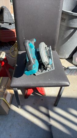 Makita Cordless 36 Volt Left Hand 7.1/4