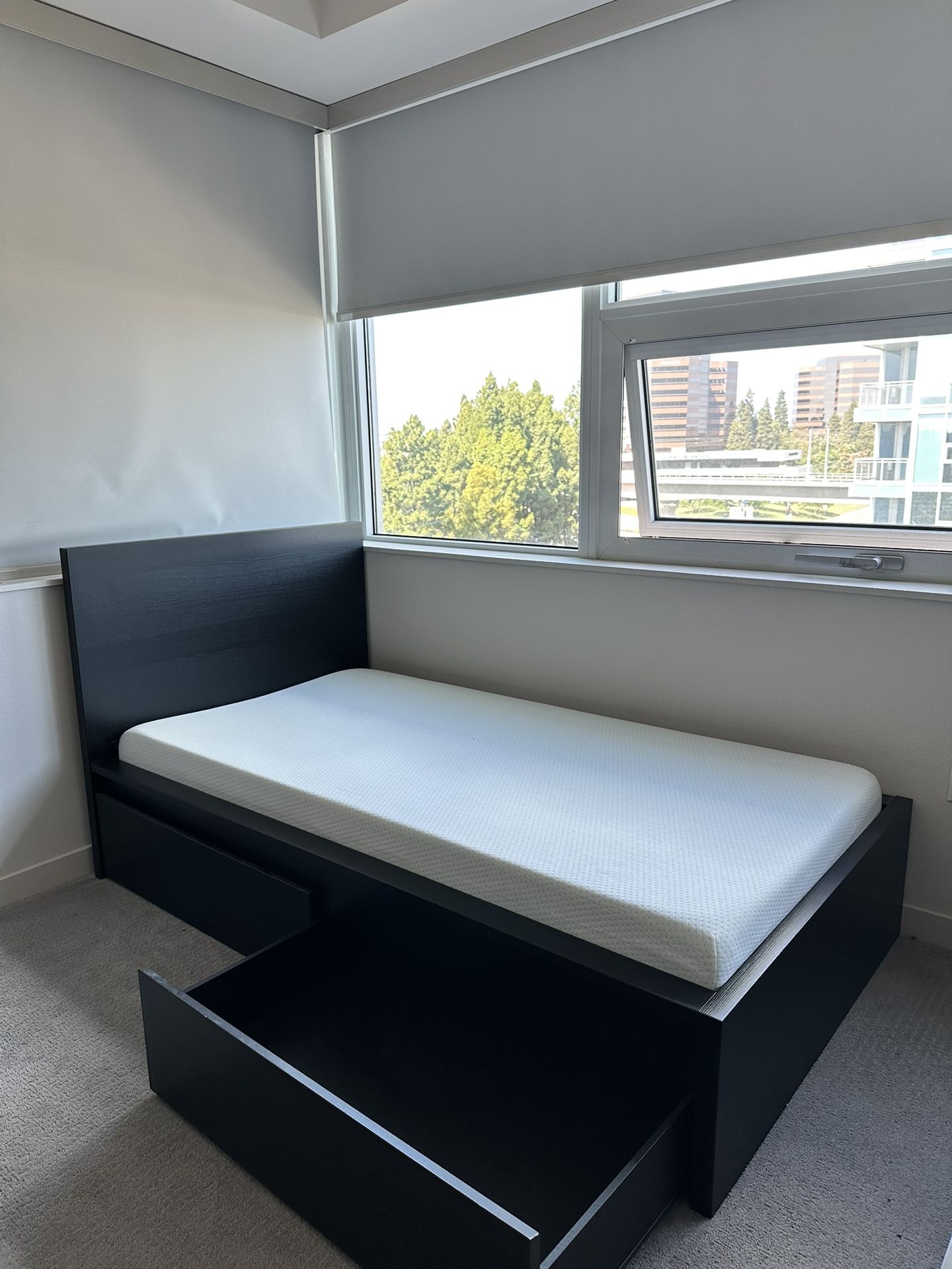 Twin Bed Frame & Mattress