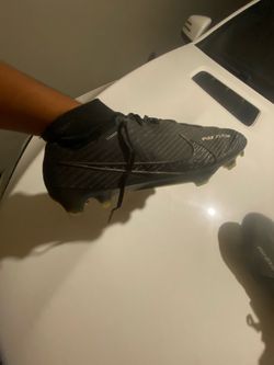 Nike high top cleats size 10