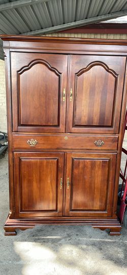 TV Armoire