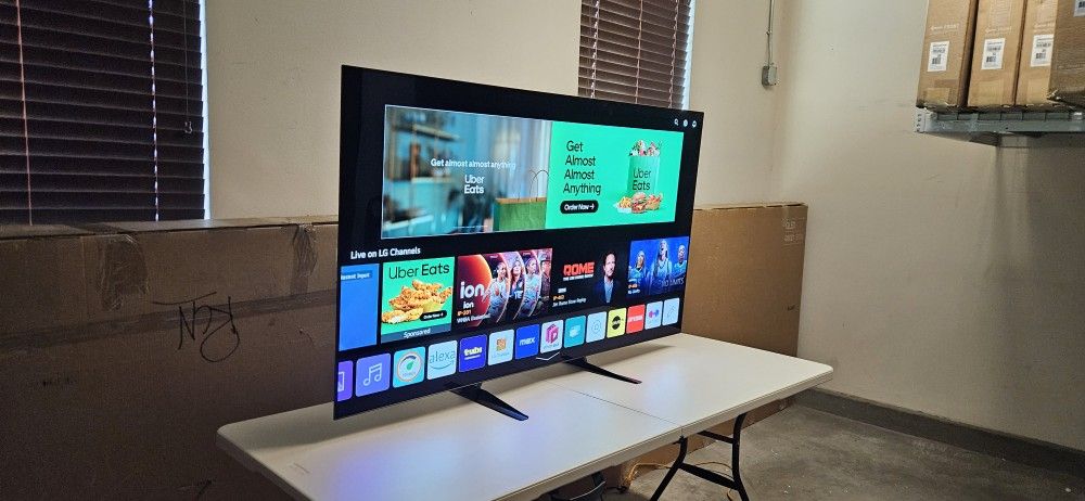 65 Inch OLED LG CX Smart TV 4K UHD with 120 Hz refresh rate in perfect condition.