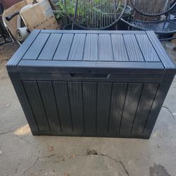 45 Gallon Deck Box