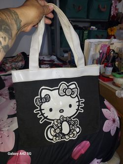 Hello Kitty purse