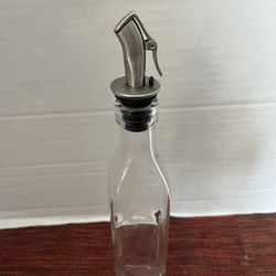 LIKE NEW Glass Oil Dispenser w/ Stay Open Clip -