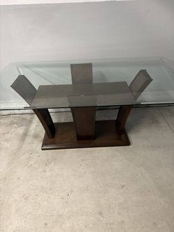 Table. With 6 Chairs