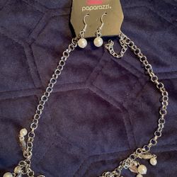 Set-Earrings With Necklace