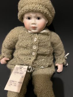 VINTAGE LYNNE AND MICHAEL ROCHE 12" THE NEW BABY WITH store tag-l. Magnin Store!