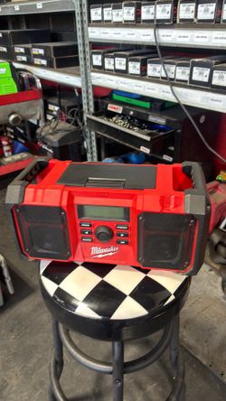 M18 mollusks jobsite radio
