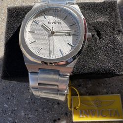 Invicta Speedway 43mm Mens Watch. New With Tags & Box