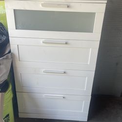 White Dresser Chest! Great Condition!!!! 
