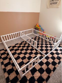 Double twin floor bed