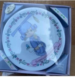 New Precious Moments Congratulations Graduate Plate 4 1/2” With Stand