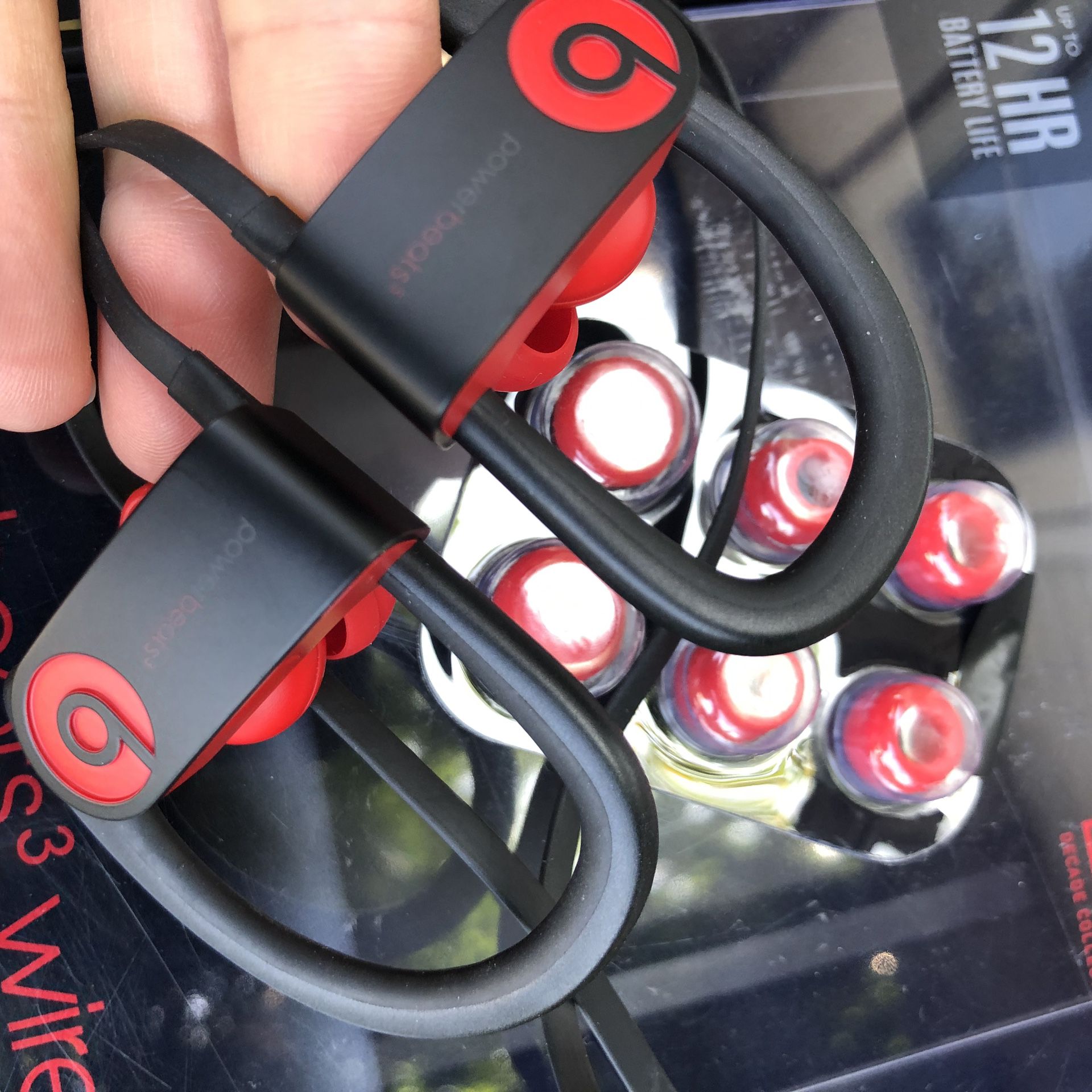 Powerbeats 3 wireless Bluetooth in ear headphones 💯 original beats used like new defiant Red