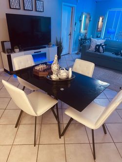 Leather white tufted chairs set of 4