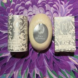 Jessica McClintock Gift Set: Esau De Perfume, Powder, Soap