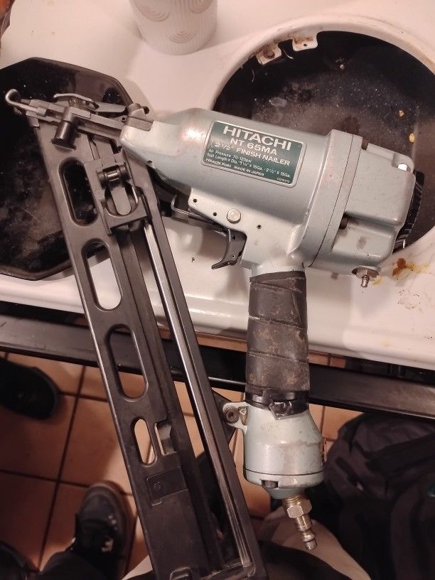 Hitachi Nail Gun