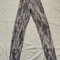 NWT P’tula Leggings, Medium - OBO