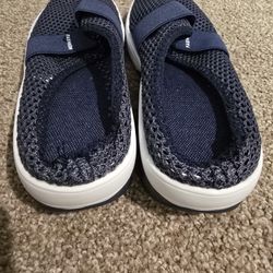 Guttear Women Slip-On Shoes size 7.5