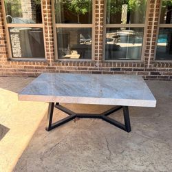 Table Very Good Quality And Strong